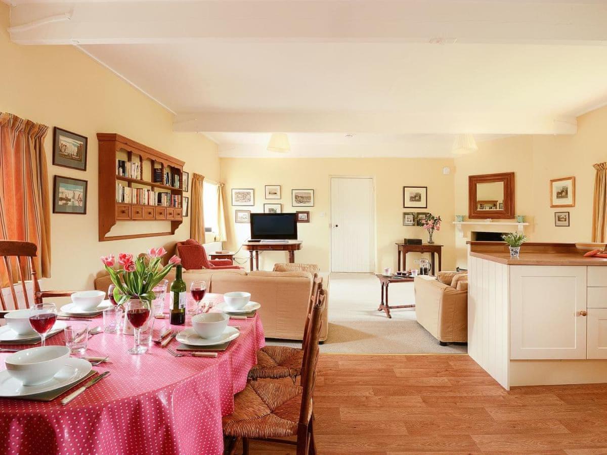 Barningham Hall Stable Villa Baconsthorpe ภายนอก รูปภาพ